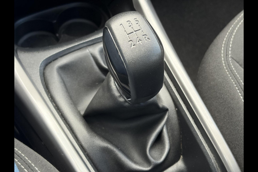 Peugeot 2008 1.2 PureTech Blue Lion D-riem vv in 2024 l Pano l Navi l 110pk l Trekhaak l Carplay l Airco l Cruise l Pdc l Recent beurt gehad l N.A.P l Apk tot 01-2027