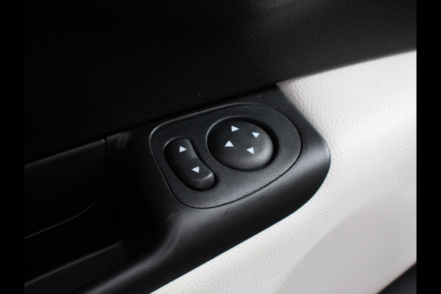 Fiat 500 1.0 Hybrid Dolcevita Panoramadak Navigatie Apple Carplay Android Auto Cruise control Climate Control Lichtmetalen Velgen