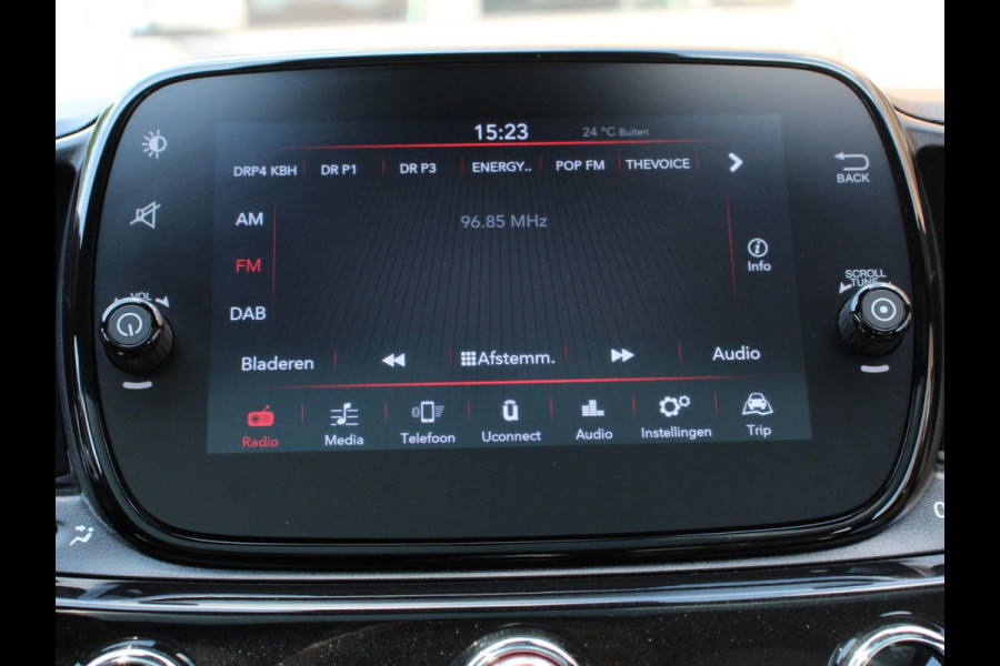 Fiat 500 1.0 Hybrid Dolcevita Panoramadak Navigatie Apple Carplay Android Auto Cruise control Climate Control Lichtmetalen Velgen