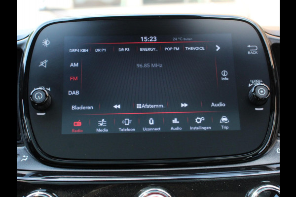 Fiat 500 1.0 Hybrid Dolcevita Panoramadak Navigatie Apple Carplay Android Auto Cruise control Climate Control Lichtmetalen Velgen