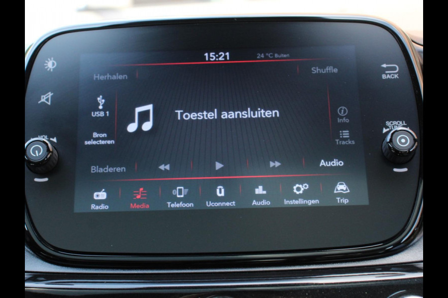 Fiat 500 1.0 Hybrid Dolcevita Panoramadak Navigatie Apple Carplay Android Auto Cruise control Climate Control Lichtmetalen Velgen