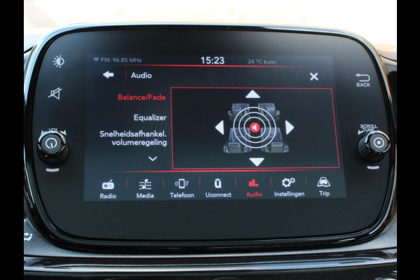 Fiat 500 1.0 Hybrid Dolcevita Panoramadak Navigatie Apple Carplay Android Auto Cruise control Climate Control Lichtmetalen Velgen