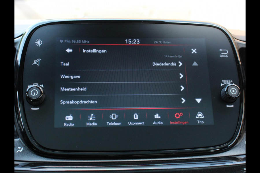 Fiat 500 1.0 Hybrid Dolcevita Panoramadak Navigatie Apple Carplay Android Auto Cruise control Climate Control Lichtmetalen Velgen