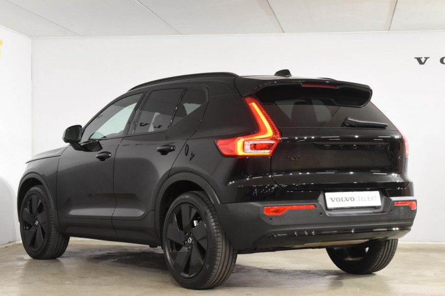 Volvo XC40 B3 177PK Automaat Plus Black Edition / Adaptive Cruise control / 360 Camera / Extra getint glas / 20'' velgen / Harman Kardon / Elektrisch verstelbare stoelen met geheugen / Stoel- en stuurverwarming