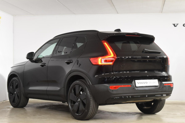 Volvo XC40 B3 177PK Automaat Plus Black Edition / Adaptive Cruise control / 360 Camera / Extra getint glas / 20'' velgen / Harman Kardon / Elektrisch verstelbare stoelen met geheugen / Stoel- en stuurverwarming