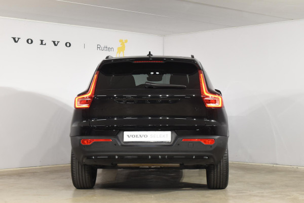 Volvo XC40 B3 177PK Automaat Plus Black Edition / Adaptive Cruise control / 360 Camera / Extra getint glas / 20'' velgen / Harman Kardon / Elektrisch verstelbare stoelen met geheugen / Stoel- en stuurverwarming