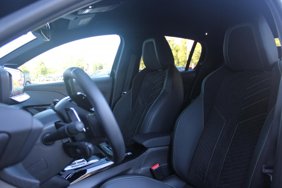 Peugeot 208 1.2 Hybrid 145PK AUTOMAAT GT PACK | ELEKTRISCH BEDIENBARE BESTUURDERSSTOEL MET MASSAGE FUNCTIE | ALCANTARA BEKLEDING | STOEL VERWARMING | ADAPTIVE CRUISE CONTROL | DAB+ RADIO | APPLE CARPLAY/ANDROID AUTO | FULL LED KOPLAMPEN | KEYLESS ENTRY/START | 17" LICHTMETALEN VELGEN | CLIMATE CONTROL | PARKEERSENSOREN VOOR + ACHTER | CAMERA VOOR + ACHTER | DODEHOEK DETECTIE |