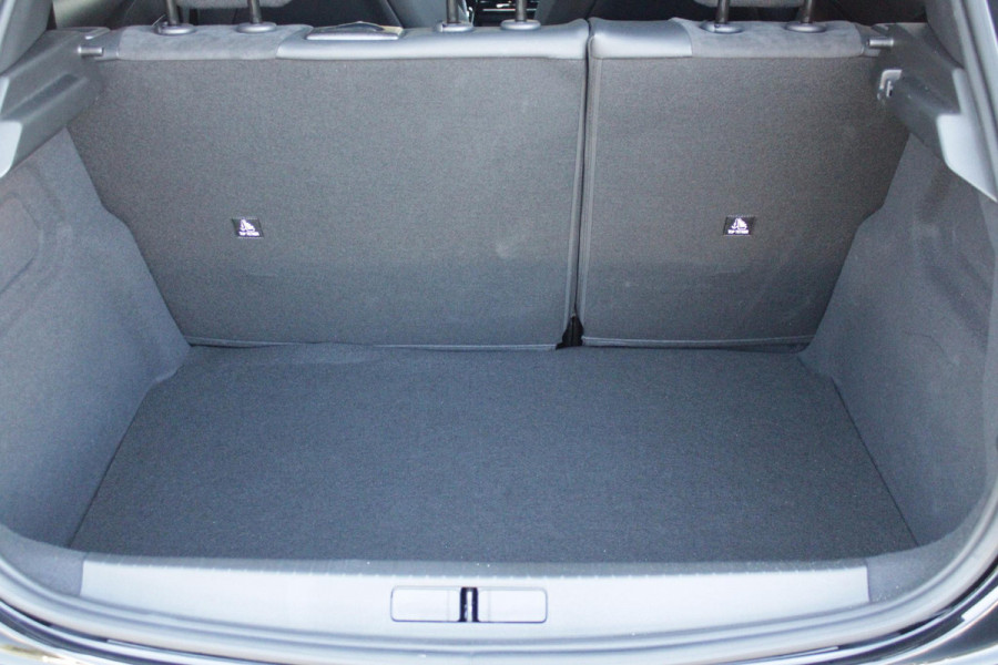 Peugeot 208 1.2 Hybrid 145PK AUTOMAAT GT PACK | ELEKTRISCH BEDIENBARE BESTUURDERSSTOEL MET MASSAGE FUNCTIE | ALCANTARA BEKLEDING | STOEL VERWARMING | ADAPTIVE CRUISE CONTROL | DAB+ RADIO | APPLE CARPLAY/ANDROID AUTO | FULL LED KOPLAMPEN | KEYLESS ENTRY/START | 17" LICHTMETALEN VELGEN | CLIMATE CONTROL | PARKEERSENSOREN VOOR + ACHTER | CAMERA VOOR + ACHTER | DODEHOEK DETECTIE |