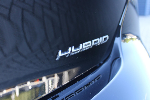Peugeot 208 1.2 Hybrid 145PK AUTOMAAT GT PACK | ELEKTRISCH BEDIENBARE BESTUURDERSSTOEL MET MASSAGE FUNCTIE | ALCANTARA BEKLEDING | STOEL VERWARMING | ADAPTIVE CRUISE CONTROL | DAB+ RADIO | APPLE CARPLAY/ANDROID AUTO | FULL LED KOPLAMPEN | KEYLESS ENTRY/START | 17" LICHTMETALEN VELGEN | CLIMATE CONTROL | PARKEERSENSOREN VOOR + ACHTER | CAMERA VOOR + ACHTER | DODEHOEK DETECTIE |