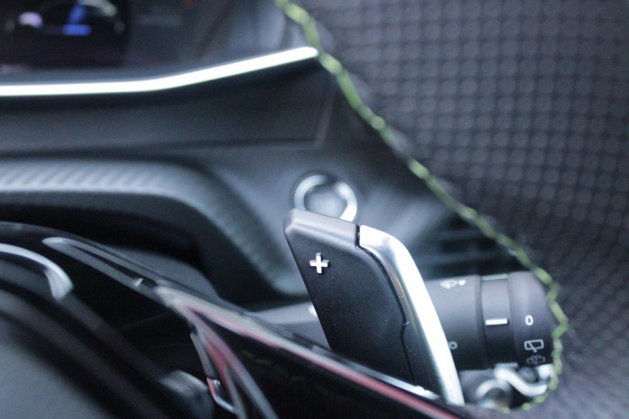 Peugeot 208 1.2 Hybrid 145PK AUTOMAAT GT PACK | ELEKTRISCH BEDIENBARE BESTUURDERSSTOEL MET MASSAGE FUNCTIE | ALCANTARA BEKLEDING | STOEL VERWARMING | ADAPTIVE CRUISE CONTROL | DAB+ RADIO | APPLE CARPLAY/ANDROID AUTO | FULL LED KOPLAMPEN | KEYLESS ENTRY/START | 17" LICHTMETALEN VELGEN | CLIMATE CONTROL | PARKEERSENSOREN VOOR + ACHTER | CAMERA VOOR + ACHTER | DODEHOEK DETECTIE |