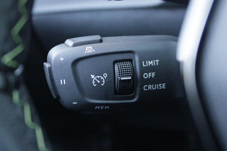 Peugeot 208 1.2 Hybrid 145PK AUTOMAAT GT PACK | ELEKTRISCH BEDIENBARE BESTUURDERSSTOEL MET MASSAGE FUNCTIE | ALCANTARA BEKLEDING | STOEL VERWARMING | ADAPTIVE CRUISE CONTROL | DAB+ RADIO | APPLE CARPLAY/ANDROID AUTO | FULL LED KOPLAMPEN | KEYLESS ENTRY/START | 17" LICHTMETALEN VELGEN | CLIMATE CONTROL | PARKEERSENSOREN VOOR + ACHTER | CAMERA VOOR + ACHTER | DODEHOEK DETECTIE |