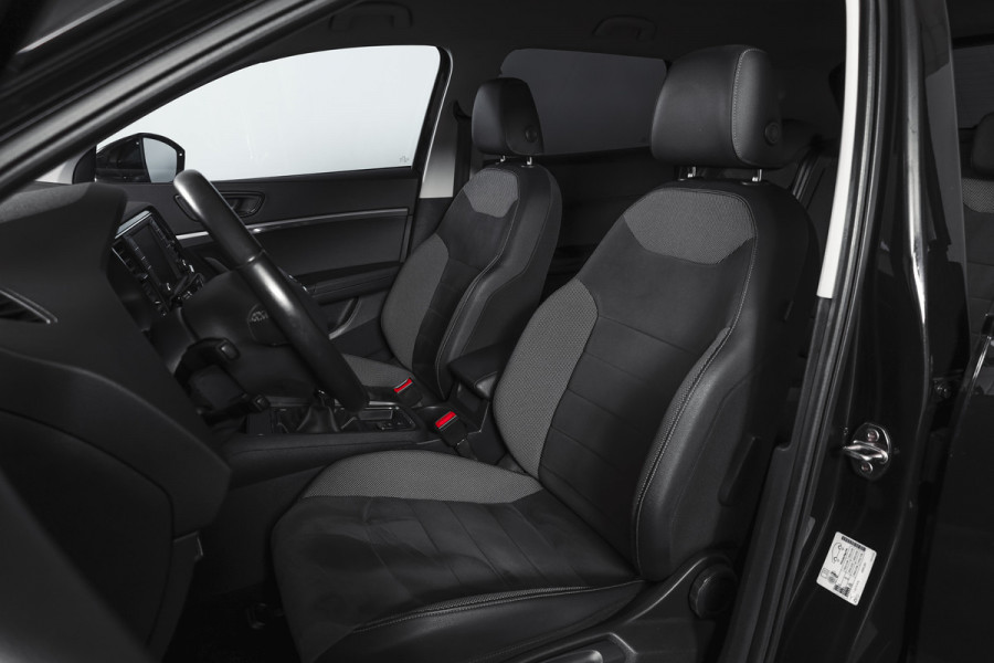 Seat Ateca 1.0 EcoTSI 115 PK Style Business Intense | Elek. Trekhaak | Dig. Cockpit | Adapt. Cruise | PDC | Camera | NAV + App. Connect | ECC | Elek. Klep | LM 17" |