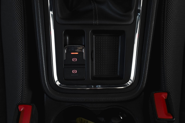 Seat Ateca 1.0 EcoTSI 115 PK Style Business Intense | Elek. Trekhaak | Dig. Cockpit | Adapt. Cruise | PDC | Camera | NAV + App. Connect | ECC | Elek. Klep | LM 17" |