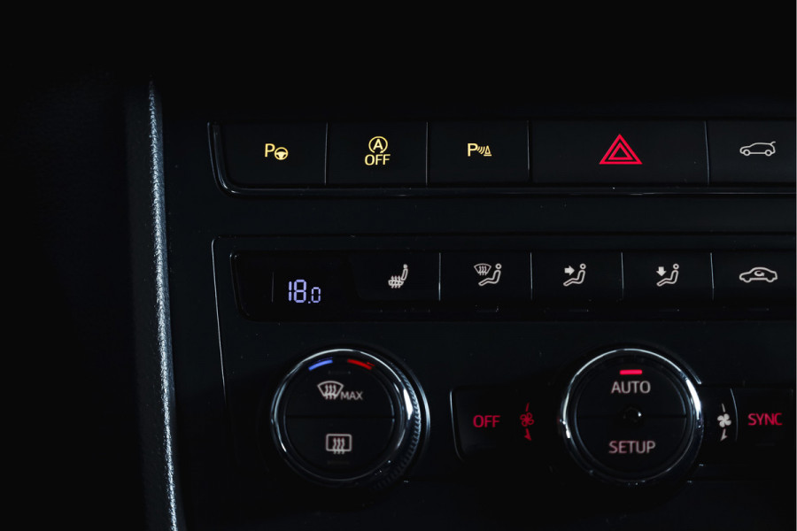 Seat Ateca 1.0 EcoTSI 115 PK Style Business Intense | Elek. Trekhaak | Dig. Cockpit | Adapt. Cruise | PDC | Camera | NAV + App. Connect | ECC | Elek. Klep | LM 17" |