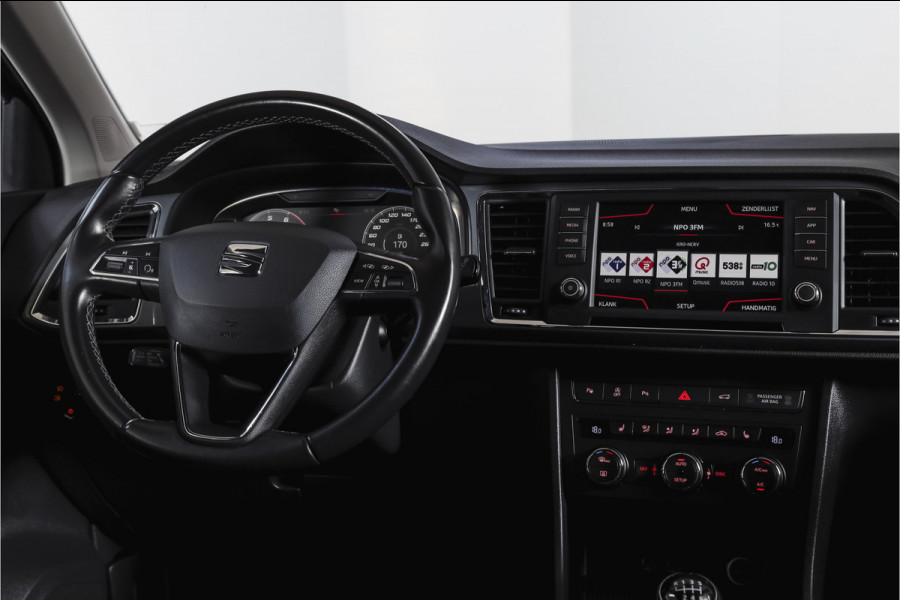 Seat Ateca 1.0 EcoTSI 115 PK Style Business Intense | Elek. Trekhaak | Dig. Cockpit | Adapt. Cruise | PDC | Camera | NAV + App. Connect | ECC | Elek. Klep | LM 17" |