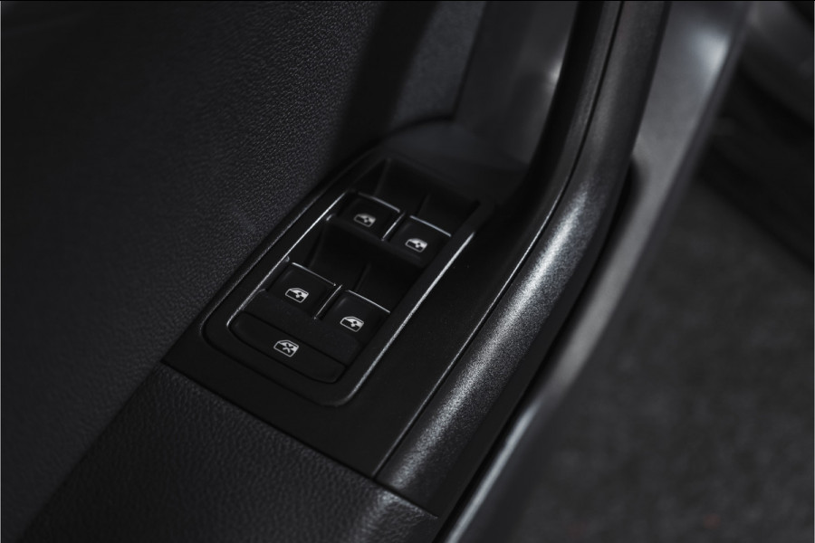 Seat Ateca 1.0 EcoTSI 115 PK Style Business Intense | Elek. Trekhaak | Dig. Cockpit | Adapt. Cruise | PDC | Camera | NAV + App. Connect | ECC | Elek. Klep | LM 17" |