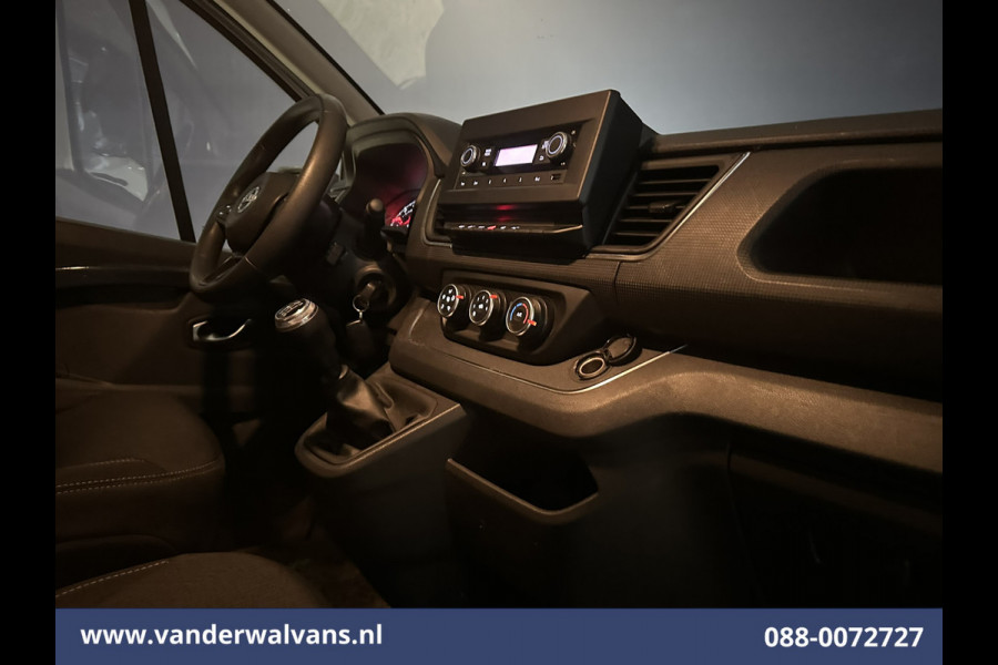 Renault Trafic 2.0 dCi 131pk L2H1 Euro6 Airco | LED | Cruisecontrol | 2500kg Trekhaak | Parkeersensoren Bijrijdersbank