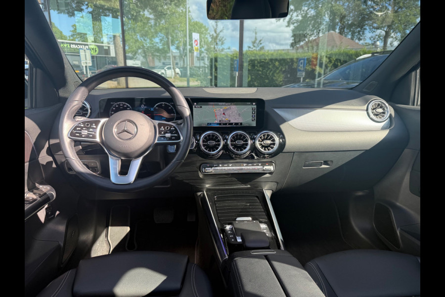 Mercedes-Benz EQA 250 Business Solution Luxury 67 kWh - Automaat - Pano/Schuifdak - Navi - Org.NL