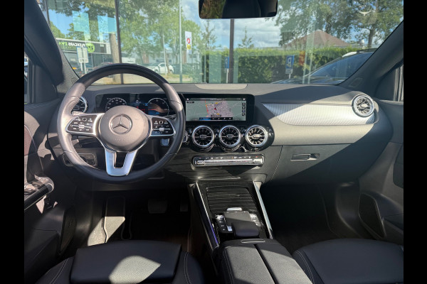 Mercedes-Benz EQA 250 Business Solution Luxury 67 kWh - Automaat - Pano/Schuifdak - Navi - Org.NL