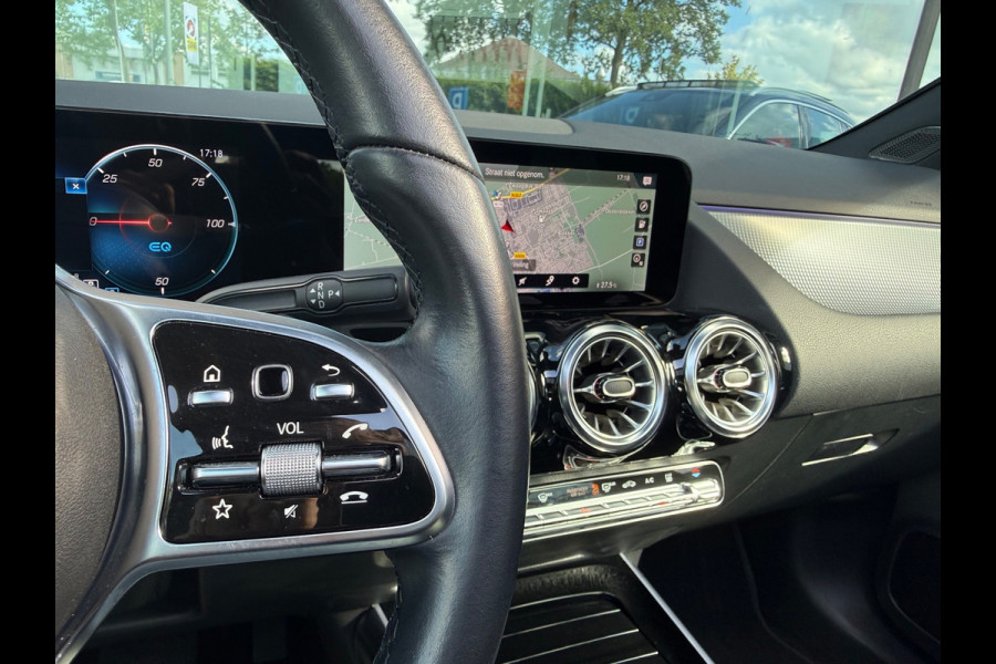Mercedes-Benz EQA 250 Business Solution Luxury 67 kWh - Automaat - Pano/Schuifdak - Navi - Org.NL