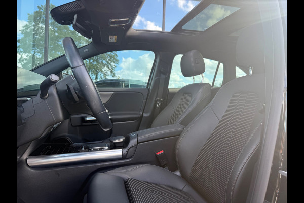 Mercedes-Benz EQA 250 Business Solution Luxury 67 kWh - Automaat - Pano/Schuifdak - Navi - Org.NL