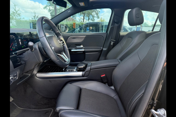 Mercedes-Benz EQA 250 Business Solution Luxury 67 kWh - Automaat - Pano/Schuifdak - Navi - Org.NL