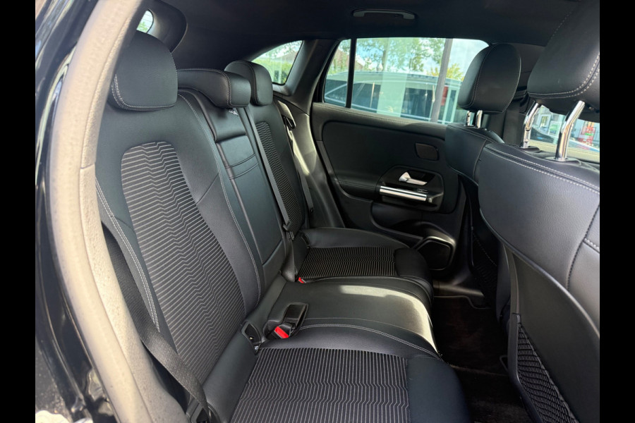 Mercedes-Benz EQA 250 Business Solution Luxury 67 kWh - Automaat - Pano/Schuifdak - Navi - Org.NL