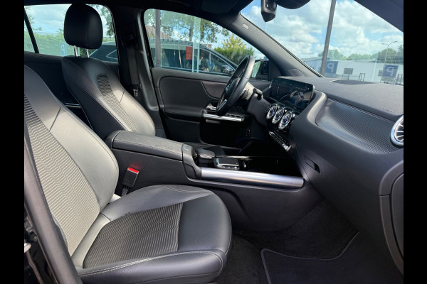 Mercedes-Benz EQA 250 Business Solution Luxury 67 kWh - Automaat - Pano/Schuifdak - Navi - Org.NL