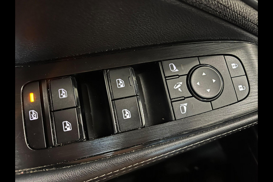 Nissan X-Trail 1.3 DIG-T Tekna 7p. Climate control Adaptieve cruise control Navigatie Panoramdak Voorstoelen verwarmd Keyless Camera Parkeersensoren Led Stuur verwarming Apple Carplay/ Android Auto