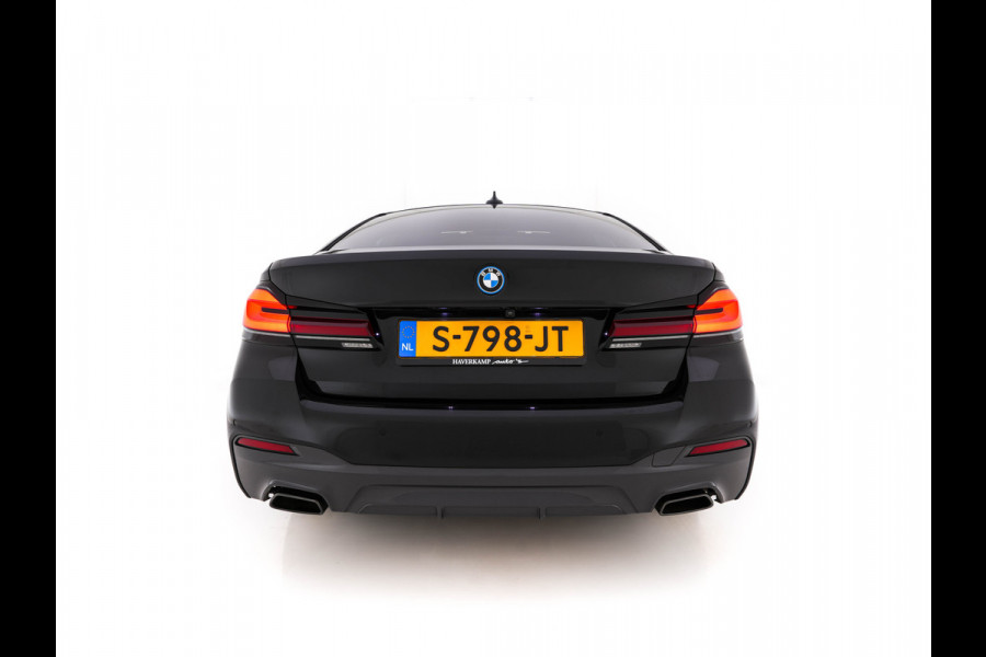 BMW 5 Serie 530e M-Sportpack Business Edition Plus (Plug-in) {SoH-86%} (INCL-BTW) *PANO | LEATHER | FULL-LED | MEMORY-PACK | HARMAN/KARDON | BLINDSPOT | DIGI-COCKPIT | CAMERA | NAVI-FULLMAP | PRIVACY-GLASS | SHIFTPADDLES | ECC | PDC | HEAD-UP | 19''ALU*