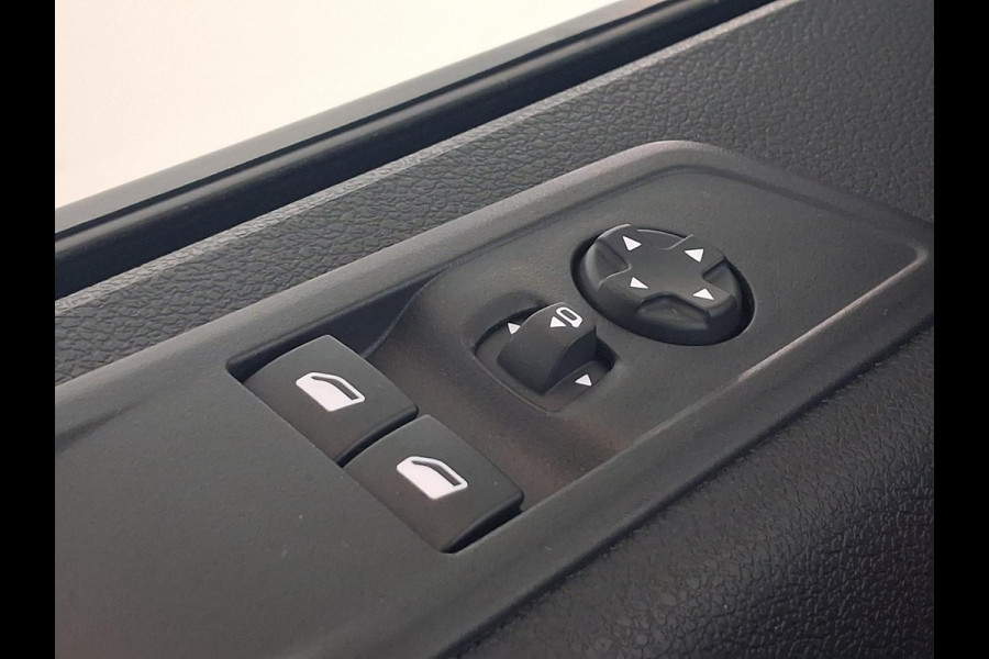 Opel Vivaro Electric L3 75 kWh | 8 jaar garantie | Surround View Pakket | Dodehoek detectie | Apple Carplay | camera | parkeersensoren voor & achter | Comfort scheidingswand | rijklaarprijs
