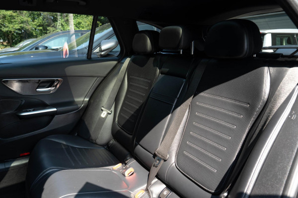 Mercedes-Benz C-Klasse Estate 200 d AMG Line | Panorama | Trekhaak | Carplay | Dodehoek | Camera
