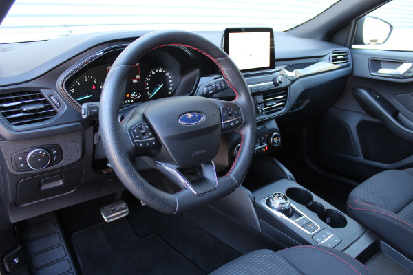 Ford Focus 1.5 EcoBoost ST Line Business Nette staat! | 18" | Camera | Afn. Trekhaak