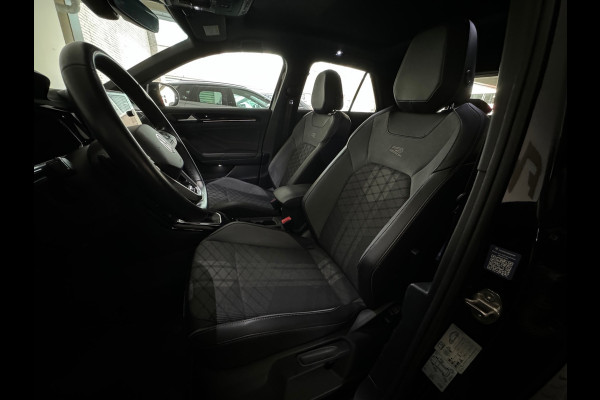 Volkswagen T-Roc 1.5 TSI R-Line Business Pano|ACC|Lane Assist|Dodehoek|Stoelverwarming|Camera|