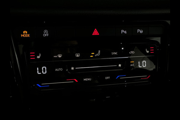 Volkswagen T-Roc 1.5 TSI R-Line Business Pano|ACC|Lane Assist|Dodehoek|Stoelverwarming|Camera|