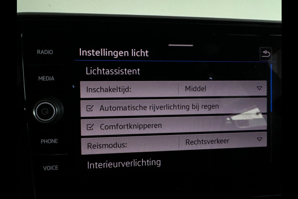 Volkswagen T-Roc 1.5 TSI R-Line Business Pano|ACC|Lane Assist|Dodehoek|Stoelverwarming|Camera|