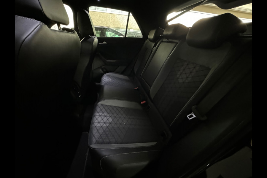 Volkswagen T-Roc 1.5 TSI R-Line Business Pano|ACC|Lane Assist|Dodehoek|Stoelverwarming|Camera|