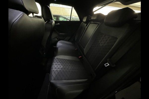 Volkswagen T-Roc 1.5 TSI R-Line Business Pano|ACC|Lane Assist|Dodehoek|Stoelverwarming|Camera|