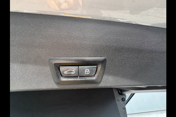 BMW XM PHEV Label Red 30 kWh 748pk