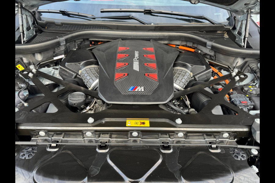 BMW XM PHEV Label Red 30 kWh 748pk