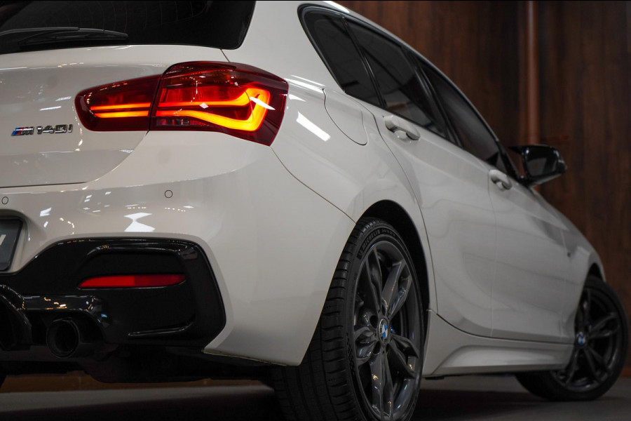 BMW 1-serie M140i M-Sport Uitlaatsysteem|Maxton|RWD|CarbonEventuriIntake|Stoelverwarming