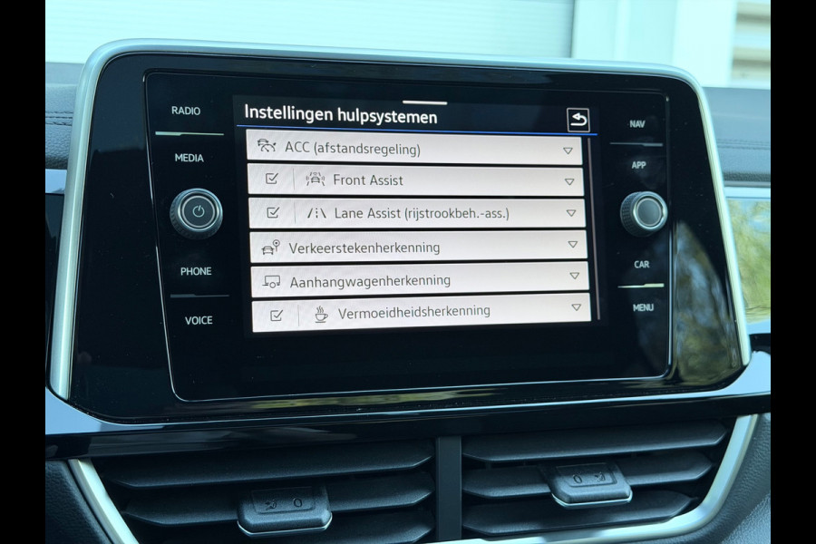 Volkswagen T-Roc 1.5 TSI 3x R-Line Pano/Camera/Acc