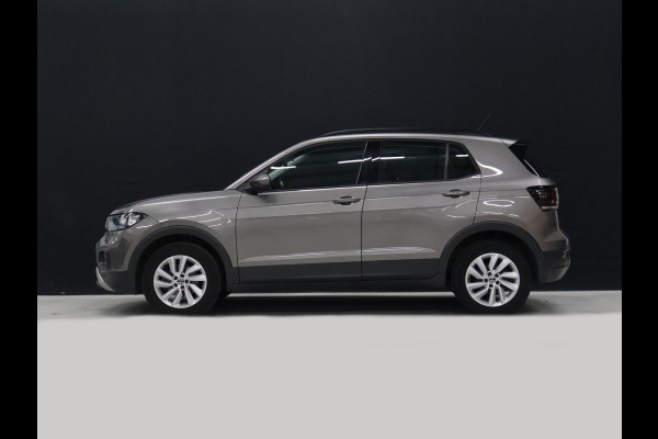 Volkswagen T-Cross 1.0 TSI Life [ADAPTIVE CRUISE, APPLE CARPLAY, ANDROID, PDC V+A, RIJSTROOKASSISTENT, DAB, BLUETOOTH, AIRCO, LICHT- EN ZICHTPAKKET, DAKRAILS, LED DAGRIJVERLICHTING, LICHTMETALEN VELGEN 16", NIEUWSTAAT]