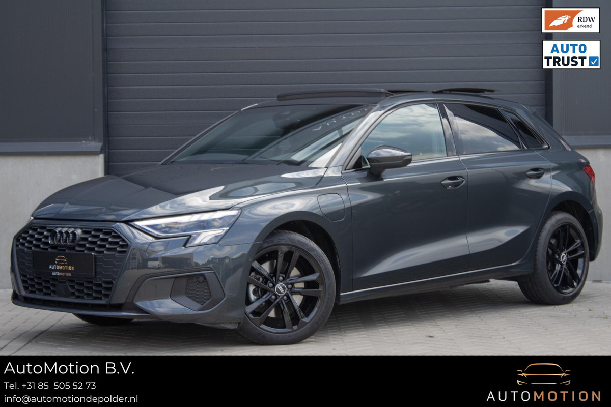 Audi A3 Sportback 40 TFSIe Edition PANO LED CAMERA PARKEER LEDER