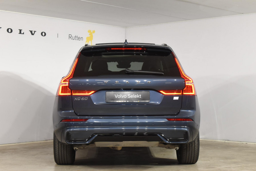 Volvo XC60 T6 350PK Automaat Plug-in Hybrid AWD Plus Dark / Adaptieve Cruise control / Elektrisch glazen panorama-dak / Elektrische stoelen met geheugen / Stuurverwarming / Stoelverwarming / 360 Camera / Elektrische achterklep / Extra getint glas