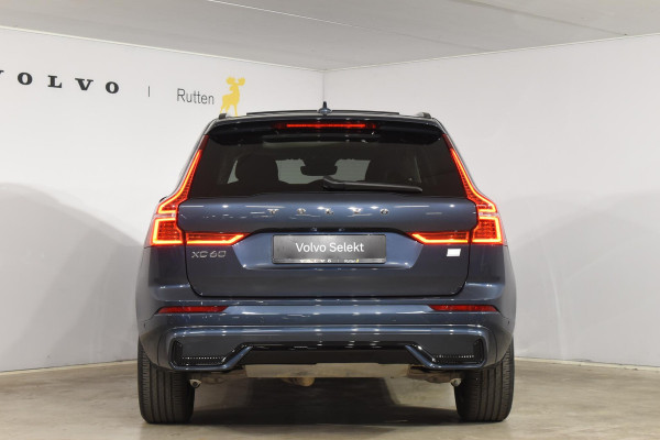 Volvo XC60 T6 350PK Automaat Plug-in Hybrid AWD Plus Dark / Adaptieve Cruise control / Elektrisch glazen panorama-dak / Elektrische stoelen met geheugen / Stuurverwarming / Stoelverwarming / 360 Camera / Elektrische achterklep / Extra getint glas