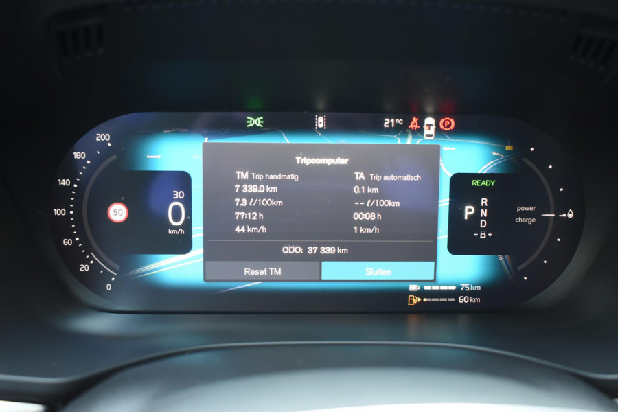 Volvo XC60 T6 350PK Automaat Plug-in Hybrid AWD Plus Dark / Adaptieve Cruise control / Elektrisch glazen panorama-dak / Elektrische stoelen met geheugen / Stuurverwarming / Stoelverwarming / 360 Camera / Elektrische achterklep / Extra getint glas