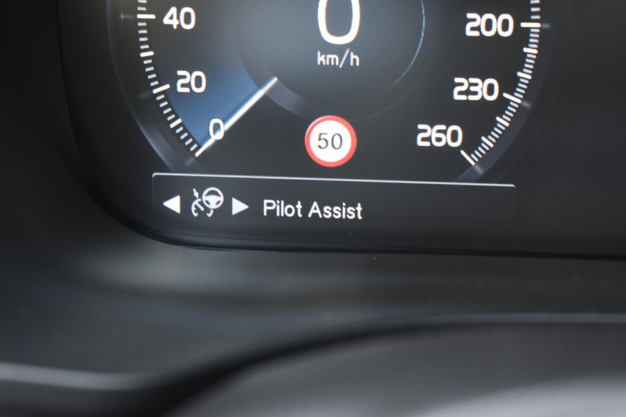 Volvo XC60 T8 390PK Automaat Plug-in hybrid AWD Inscription / Head-up display / Elektrisch glazen panoramisch schuifdak / Achteruitrijcamera / Elektrisch bedienbare voorstoelen met geheugen / Verwarmbare stoelen / Keyless entry / Elektrische achterklep