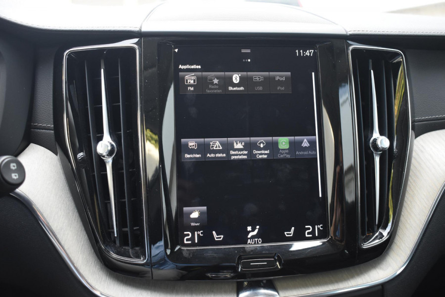 Volvo XC60 T8 390PK Automaat Plug-in hybrid AWD Inscription / Head-up display / Elektrisch glazen panoramisch schuifdak / Achteruitrijcamera / Elektrisch bedienbare voorstoelen met geheugen / Verwarmbare stoelen / Keyless entry / Elektrische achterklep
