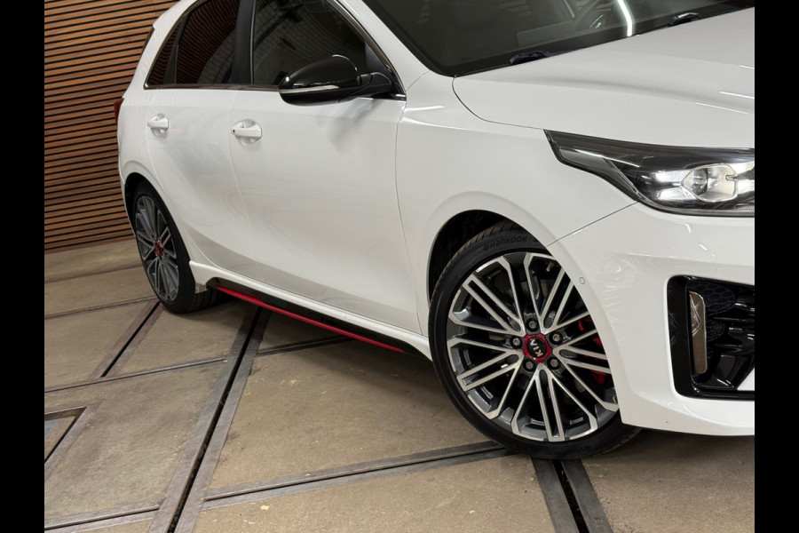 Kia Ceed 1.6 T-GDi GT | 204 PK | Alcantara | JBL | Camera | Stoelverwarming | Stuur verwarming | 18 Inch | 2019
